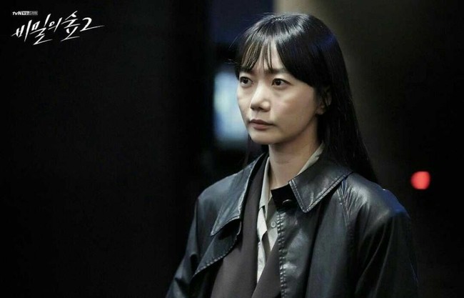 Bae DoonaBae Doona bukan pertama kali main dalam film Hollywood. Tahun ini ia pun akan kembali berlakon di proyek internasional, kali ini untuk film sci-fi bertajuk Rebel Moon. Film besutan sutradara terkenal Zack Snyder itu juga akan dibintangi Charlie Hunnam, Djimon Housou, dan Ray Fisher.Foto: (dok. ist)