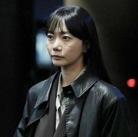 Bae DoonaBae Doona bukan pertama kali main dalam film Hollywood. Tahun ini ia pun akan kembali berlakon di proyek internasional, kali ini untuk film sci-fi bertajuk Rebel Moon. Film besutan sutradara terkenal Zack Snyder itu juga akan dibintangi Charlie Hunnam, Djimon Housou, dan Ray Fisher.Foto: (dok. ist)