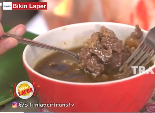 Bikin Laper! Kenyang Makan Rendang di Resto Padang Hidden Gem