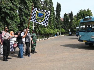 Pemkab Kebumen Resmikan Wisata Keliling Kota Naik Bus Antik