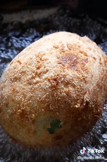Cara baru makan alpukat, netizen bikin alpukat goreng pakai lelehan keju mozarella