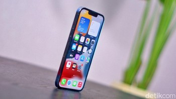 iPhone 13 Pro ditenagai chipset Apple A15 Bionic. Foto: Adi Fida Rahman/detikINET