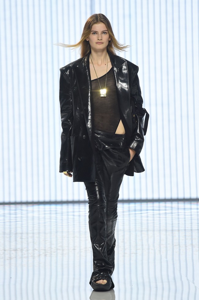 Inilah fashion show koleksi terbaru Balmain Spring/Summer 2022 di Paris Fashion week. Foto: Dominique Charriau/Getty Images.