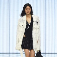 Inilah fahion show koleksi terbaru Balmain Spring/Summer 2022 di Paris Fashion week. Foto: Dominique Charriau/Getty Images.