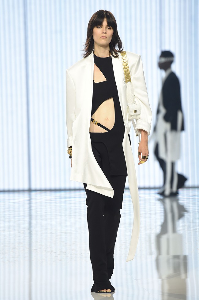 Inilah fahion show koleksi terbaru Balmain Spring/Summer 2022 di Paris Fashion week. Foto: Dominique Charriau/Getty Images.