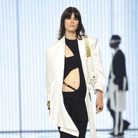 Inilah fahion show koleksi terbaru Balmain Spring/Summer 2022 di Paris Fashion week. Foto: Dominique Charriau/Getty Images.