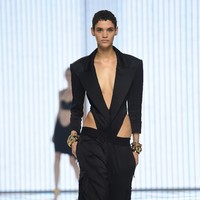Inilah fashion show koleksi terbaru Balmain Spring/Summer 2022 di Paris Fashion week. Foto: Dominique Charriau/Getty Images.