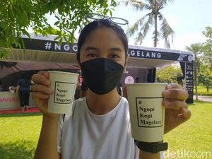 Foto: 1 Juta Kopi Gratis Buat Pengunjung Candi Borobudur