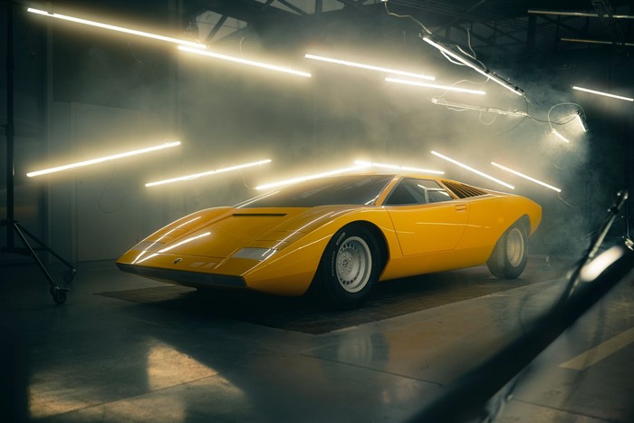 Lamborghini Countach LP500 dihidupkan kembali Lamborghini hidupkan kembali Countach LP500.
