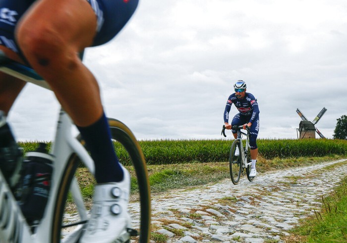 Lebih Dekat dengan Nerakanya Para Pesepeda, Jalur Paris-Roubaix Balapan klasik Paris-Roubaix dikenal dengan jalur berbatu yang tidak ramah pesepeda. Ia dijuluki Hell of the North. Seperti apa sih wujudnya?
