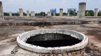 Proyek Masjid Sriwijaya yang mangkrak itu berada di Jalan Pangeran Ratu, Jakabaring, Palembang.