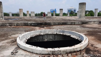 Potret Masjid Sriwijaya Mangkrak hingga Disebut Jadi Sarang Ular-Babi