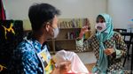 Melihat Ketelatenan Anak-anak Berkebutuhan Khusus Saat Membatik