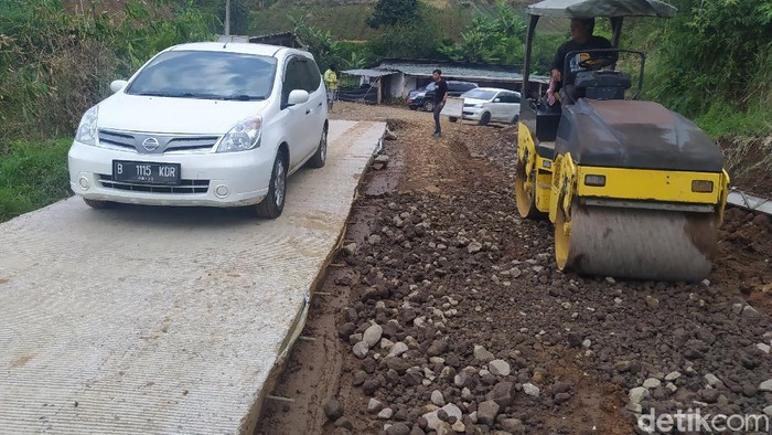 Mobil plat Jakarta gunakan jalur Puncak 2 hindari Gage