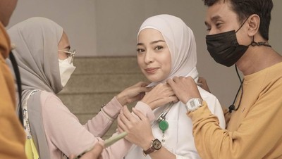 Gaya Hijab Nikita Willy di Satu Amin Dua Iman