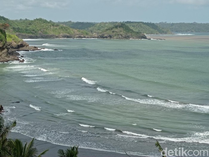Pantai Karapyak Pangandaran
