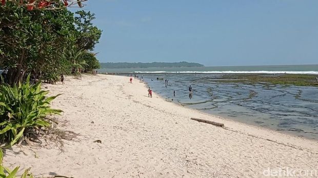 Pantai Karapyak Pangandaran