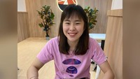 Di foto ini Pearly Tan bilang rindu masa-masa tak perlu pakai masker sebelum pandemi Covid-19. Dari foto ini juga terlihat kalau ia sangat suka dessert. Dessert khas Taiwan pun dipilihnya sebagai santapan.
