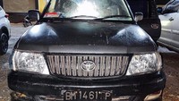 Mobil minibus dengan tanki modifikasi dan pemiliknya seorang wanita inisial SA (45), diamankan Jumat (1/10) sekitar pukul 22.00 WIB. Dimana menurut polisi kejadian itu terjadi di SPBU Rupit, Desa Muara Rupit, Kecamatan Rupit, pada Kamis (30/9) pukul 10.00 WIB.