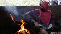 Meski sempat kesulitan, usaha pembuatan emping melinjo ini mampu bertahan dari jerat pandemi dan memberdayakan ibu-ibu sekitar.