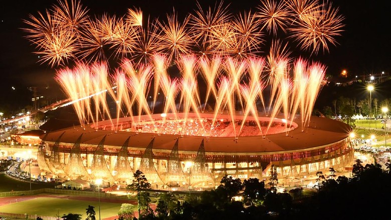 Pekan Olahraga Nasional (PON) XX Papua 2021 telah dibuka oleh Presiden Joko Widodo. Pembukaan dimeriahkan oleh pesta kembang api dan tarian Papua.
