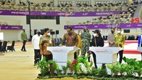 Peresmian ditandai dengan penandatanganan 7 prasasti venue yang dibangun oleh Kementerian Pekerjaan Umum dan Perumahan Rakyat (PUPR), yakni arena Akuatik dan Istora Papua Bangkit di Kampung Harapan, Distrik Sentani Timur dan arena Cricket dan Lapangan Hoki (Indoor dan Outdoor) di Kampung Doyo Baru, Distrik Waibu serta 3 venue lainnya, yakni arena Sepatu Roda, Dayung, dan Panahan.Foto: Dok. Kementerian PUPR
