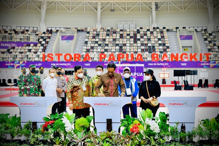 Presiden Jokowi meresmikan 7 arena pertandingan PON XX Papua tahun 2021 (Lukas dan Laily Rachev - Biro Pers Sekretariat Presiden) Presiden Jokowi meresmikan 7 arena pertandingan PON XX Papua tahun 2021 (Lukas dan Laily Rachev - Biro Pers Sekretariat Presiden)