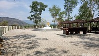 Ketua Pengelola Bukit Soeharto, Wahyu Bintoro mengatakan, biasanya sebelum PPKM buka pukul 08.00 hingga malam hari. Namun saat ini pihaknya belum mau membuka wisata karena mematuhi aturan PPKM. 