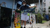 Kain yang telah dibatik kemudian dijemur.