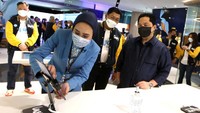 Memasuki usia yang ke-23 Bank Mandiri melakukan lompatan untuk menyediakan solusi perbankan digital yang andal kepada nasabah serta menghadirkan customer experience selayaknya layanan cabang dalam genggaman.
