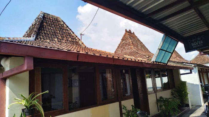 Jogja selalu istimewa. Seperti view di sudut Kotagede yang eksotis dengan bangunan heritage dan gang sempit bak labirin yang menggoda untuk ditelusuri.