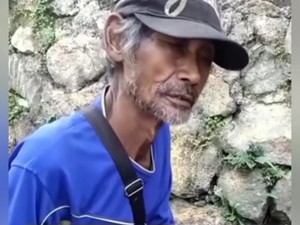 Haru! 5 Kakek Nenek Ini Sangat Senang Makanan Jualannya Diborong