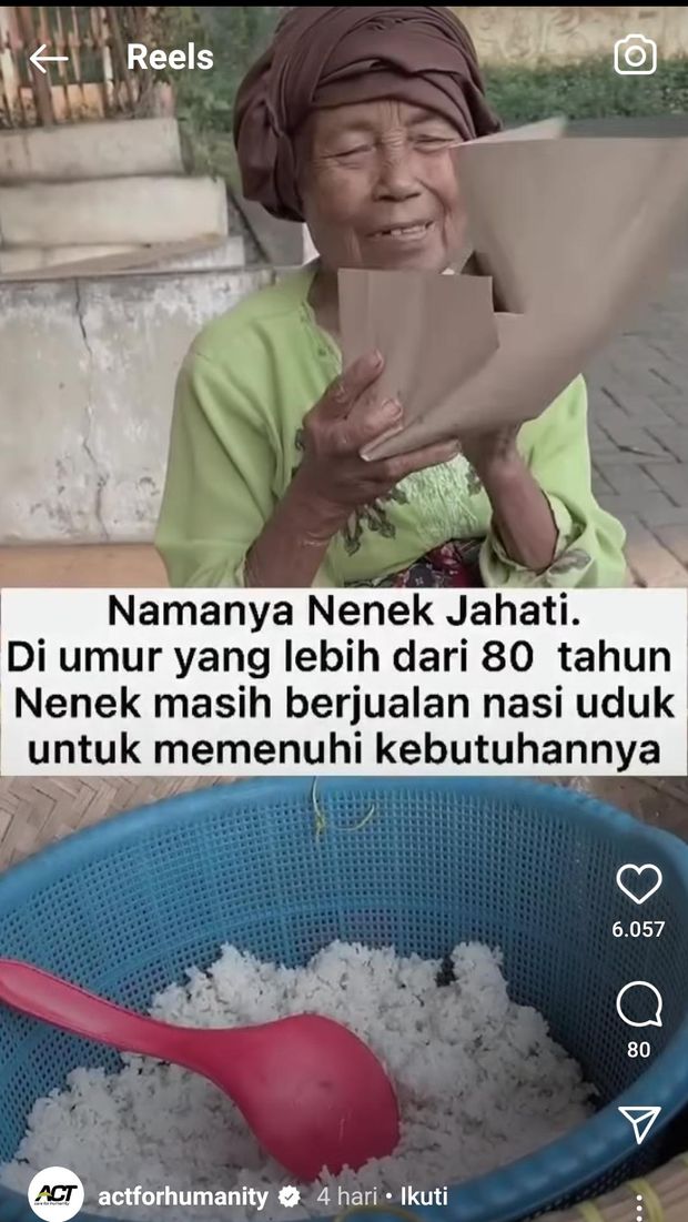 Haru! 5 Kakek Nenek Ini Sangat Senang Makanan Jualannya Diborong