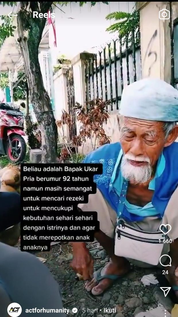 Haru! 5 Kakek Nenek Ini Sangat Senang Makanan Jualannya Diborong