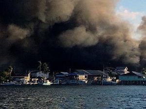 Kebakaran Hebat Hanguskan Sebagian Pulau Berpenduduk di Honduras