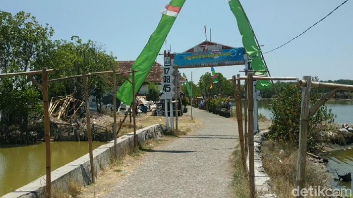 Ibu-ibu di Pasuruan Kantongi Jutaan Rupiah dari Ikan Asap Usaha ikan asap di Kota Pasuruan bertahan selama pandemi virus Corona. Omzet pengusaha pengawetan ikan dengan cara pengasapan ini mencapai puluhan juta rupiah.