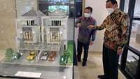 Mereka juga melakukan show unit yang dihadiri Marketing Director PT Agung Podomoro Land Tbk. (APLN) Agung Wirajaya, Paul Christian Project Director APLN, Zaldy Wihardja Chief Marketing Officer Bukit Podomoro Jakarta dan General Manager Project Bukit Podomoro Jakarta Yansen Rahmat.