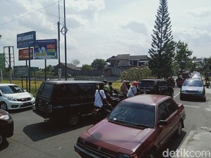 Jalan Menuju Objek Wisata Air di Klaten Padat Merayap Kunjungan Wisatawan