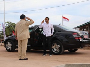 Jokowi dan Prabowo Mesra di Bumi Cenderawasih