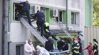Seperti dilansir AFP, Jumat (1/10/2021), kebakaran dilaporkan melalap unit perawatan intensif sebuah rumah sakit di Constanta, di tepi Laut Hitam. Menteri Dalam Negeri Lucian Bode mengatakan 5 pasien COVID-19 tewas seketika, sementara 2 pasien lainnya tewas saat dipindahkan ke fasilitas lain.  