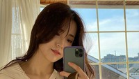 Ia disebut mirip dengan Ryujin ITZY, Naeun APINK, hingga YoonA. Foto: (Dok. Instagram @kj_ieun)