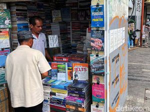 Lesunya Penjualan Buku Bekas di Kwitang