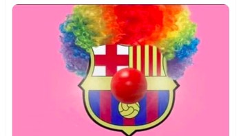 Logo Barcelona diparodikan sebagai badut. Foto: Twitter