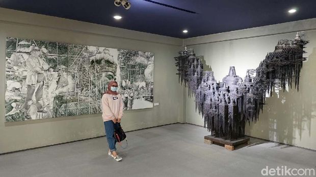Kabupaten Bandung Barat, memiliki museum seni yang sangat direkomendasi untuk dikunjungi. Museum tersebut ialah NuArt Sculpture Park.