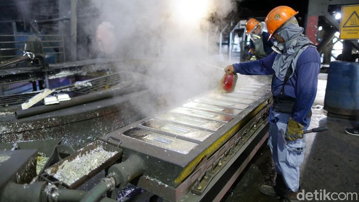 Salah satu kekayaan mineral yang terkandung di perut bumi Indonesia adalah Timah. Indonesia juga menjadi salah satu penghasil tambang timah terbesar di dunia.