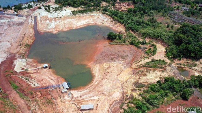 Salah satu kekayaan mineral yang terkandung di perut bumi Indonesia adalah Timah. Indonesia juga menjadi salah satu penghasil tambang timah terbesar di dunia.