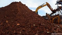 Cadangan mineral dan pasir-pasir timah yang sudah terkumpul tersebut langsung diproses untuk dilakukan proses pencucian. Setelah dicuci dalam bentuk pasir, kadarnya 65%-72% nanti semua itu dibawa lagi ke tempat peleburan.