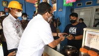 Tujuannya kali ini yakni wilayah Cikarang Bekasi dan Karawang. PT Bank Tabungan Negara (Persero) Tbk (BTN) menjadi salah satu bank yang ditunjuk pemerintah untuk menyalurkan bantuan tersebut melalui rekening tabungan masing-masing masyarakat yang berhak.