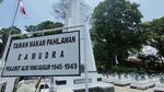 Peringati HUT TNI, Pangkoarmada I Tabur Bunga di TMP Samudera