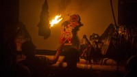 Pertunjukan wayang Sampir tersebut bertujuan untuk suatu hajat tertentu yang disebut manyampir, merupakan ritual yang dipimpin oleh dalang untuk mengusir roh-roh jahat yang menggangu kehidupan manusia. 